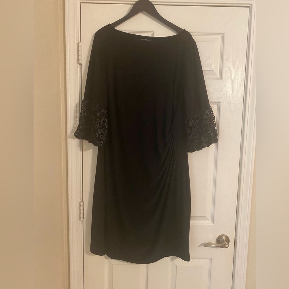 Lauren Ralph Lauren. Elegant Black Lace-Sleeve Women’s Dress. Ruching. 18W.